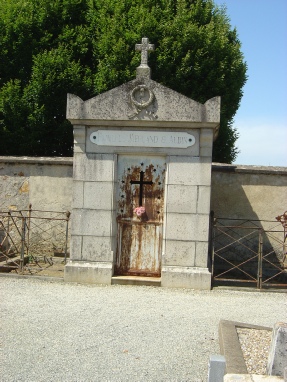 Sépulture Merland Aubin dans le cimetière du Point du Jour à La Roche-sur-Yon